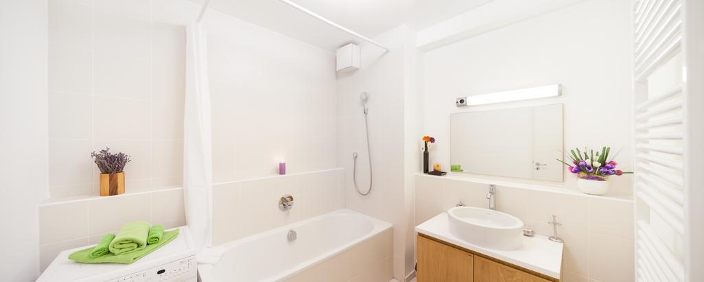 Quality Point Apartments 0-24 Reception Budapest Rom bilde