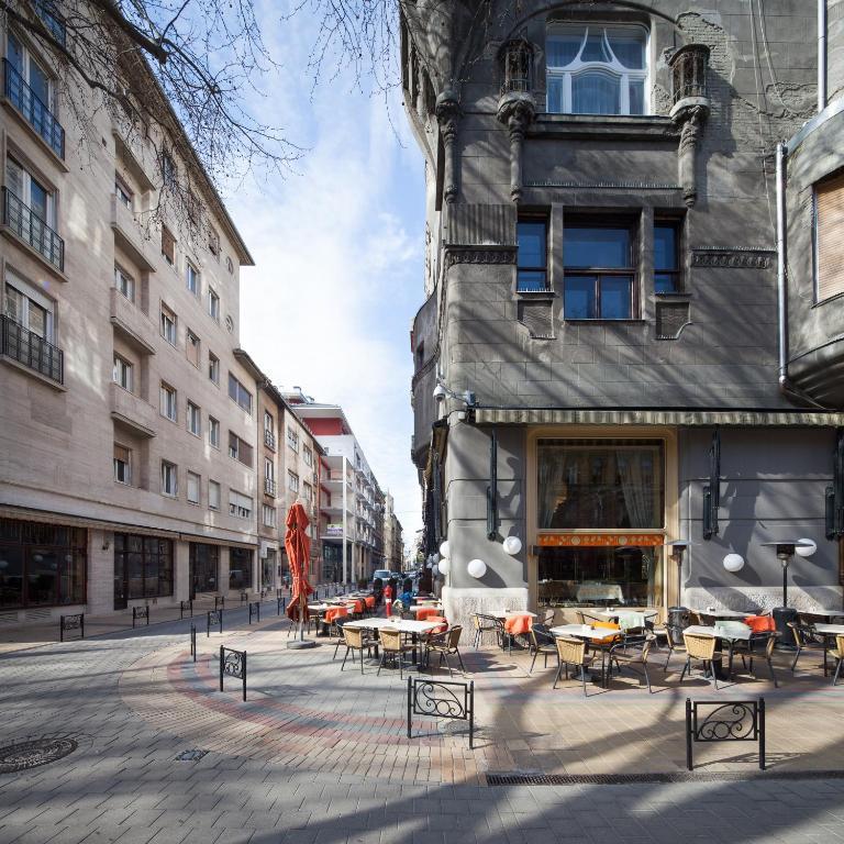 Quality Point Apartments 0-24 Reception Budapest Rom bilde