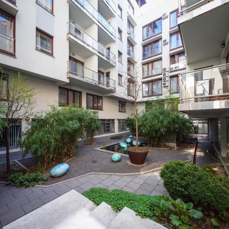 Quality Point Apartments 0-24 Reception Budapest Rom bilde